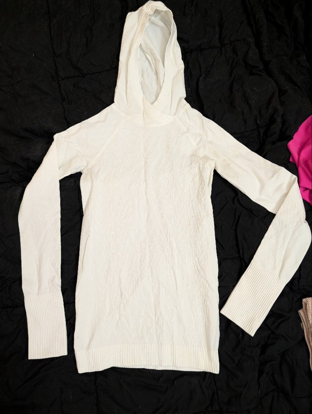 White Restless Pullover Lululemon Size 4/6 Hardly Worn